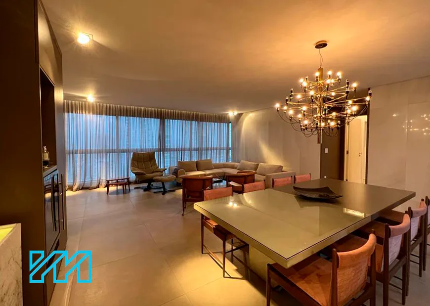 Foto 1 de Apartamento com 3 Quartos à venda, 159m² em Centro, Balneário Camboriú