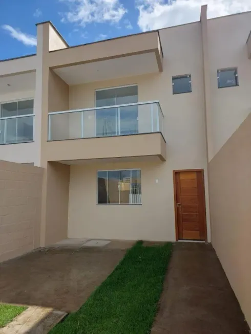 Foto 1 de Casa com 2 Quartos à venda, 65m² em Terra Vermelha, Vila Velha