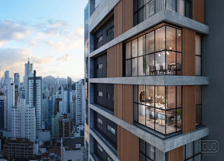 Foto 1 de Apartamento com 3 Quartos à venda, 126m² em Pioneiros, Balneário Camboriú