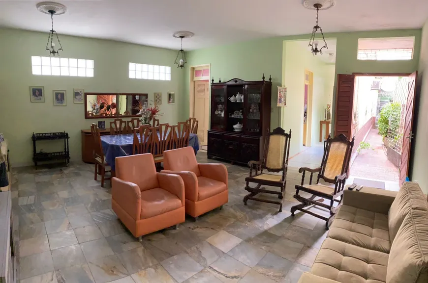 Foto 1 de Casa com 5 Quartos à venda, 327m² em Centro, Fortaleza