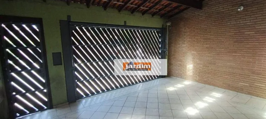 Foto 1 de Casa com 2 Quartos à venda, 118m² em Jardim Copacabana, São Bernardo do Campo