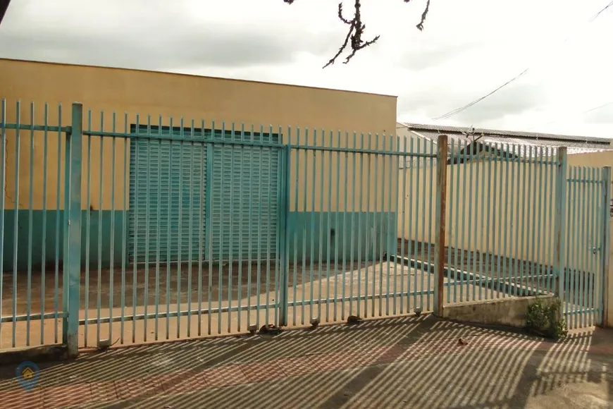 Foto 1 de Galpão/Depósito/Armazém para alugar, 90m² em Jardim Tabapua, Londrina