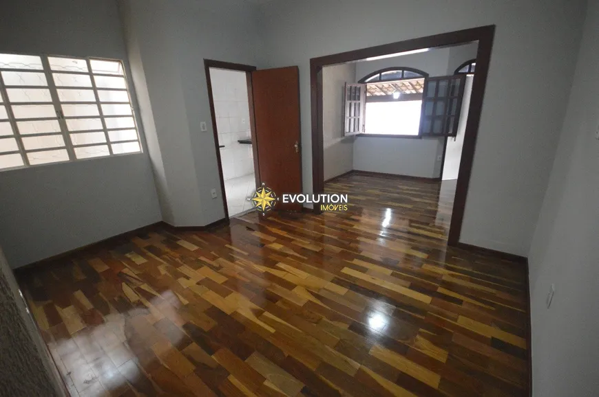 Foto 1 de Casa com 3 Quartos à venda, 180m² em São João Batista, Belo Horizonte