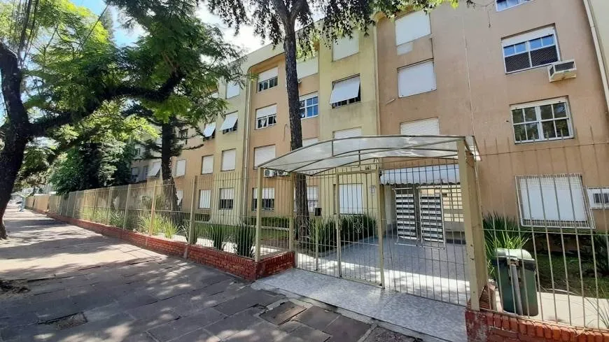 Foto 1 de Apartamento com 3 Quartos à venda, 63m² em Azenha, Porto Alegre