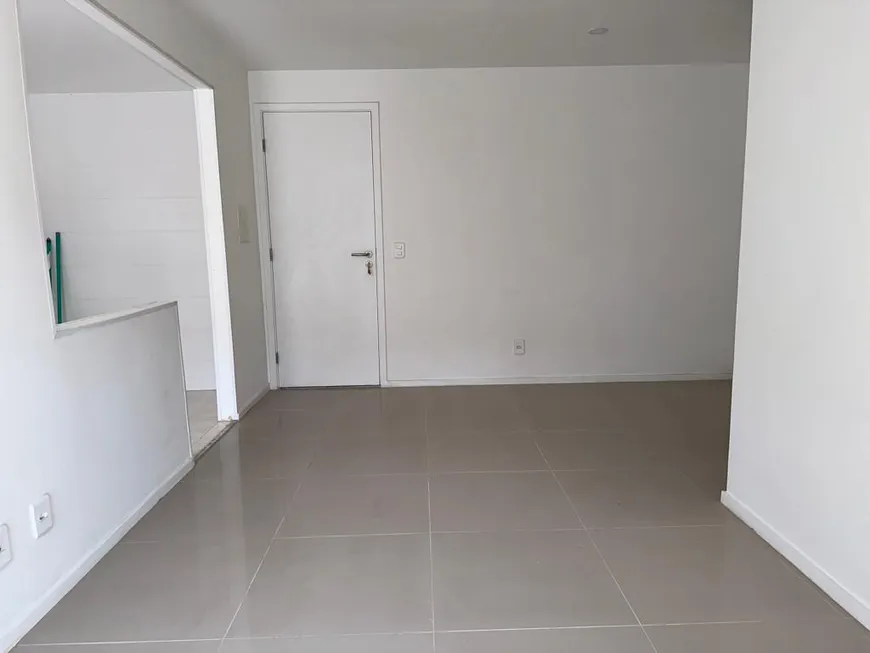 Foto 1 de Apartamento com 3 Quartos para alugar, 75m² em Jacarepaguá, Rio de Janeiro