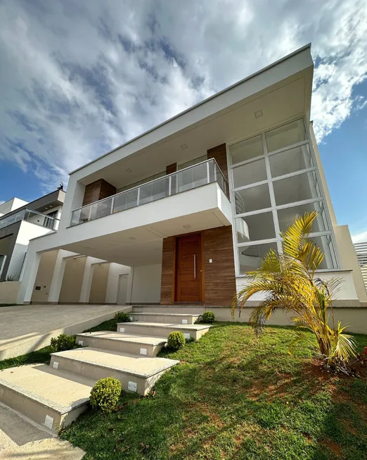 Foto 1 de Casa de Condomínio com 4 Quartos à venda, 420m² em Vina Del Mar, Juiz de Fora