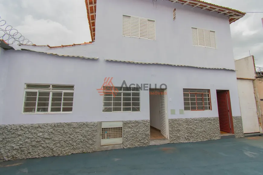 Foto 1 de Casa com 3 Quartos para alugar, 183m² em Vila Nicácio, Franca