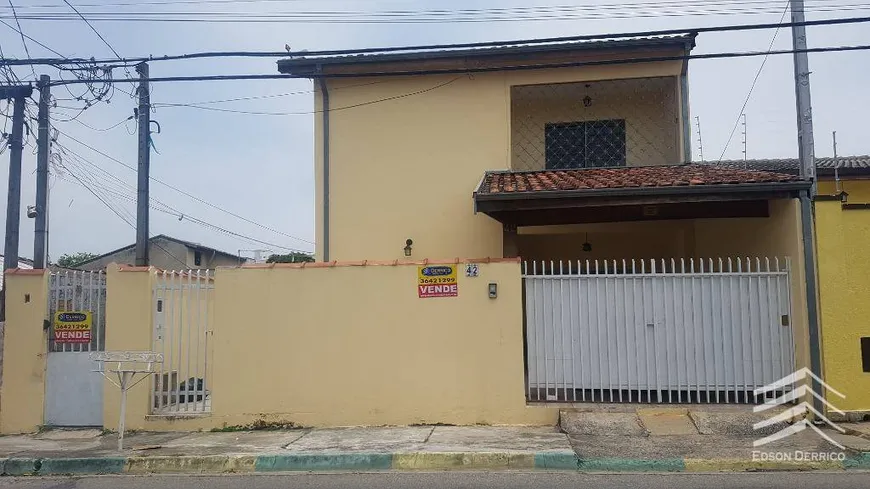 Foto 1 de Sobrado com 3 Quartos à venda, 250m² em Loteamento Residencial Andrade, Pindamonhangaba