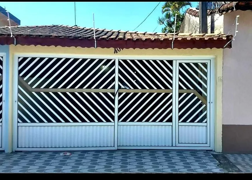 Foto 1 de Casa com 3 Quartos à venda, 165m² em Vila Tupi, Praia Grande