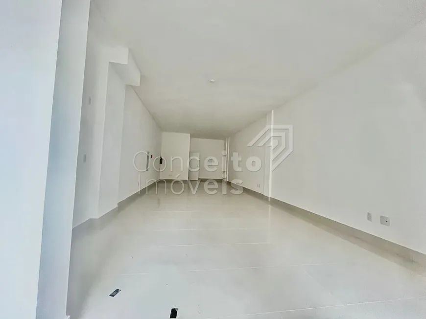 Foto 1 de Sala Comercial para alugar, 65m² em Meia Praia, Itapema