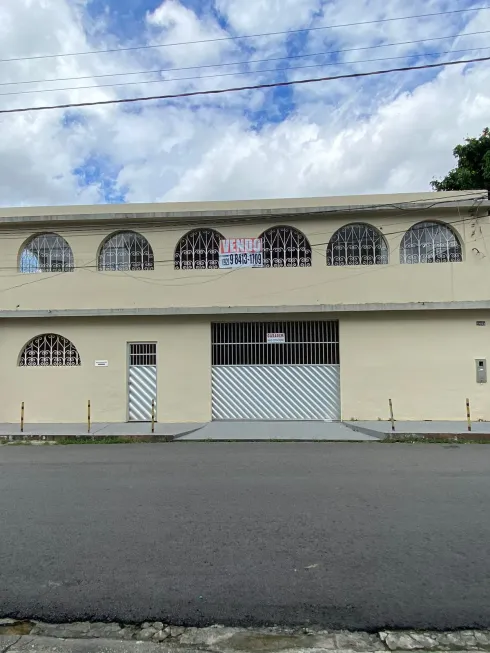 Foto 1 de Casa com 4 Quartos à venda, 408m² em Parque 10, Manaus