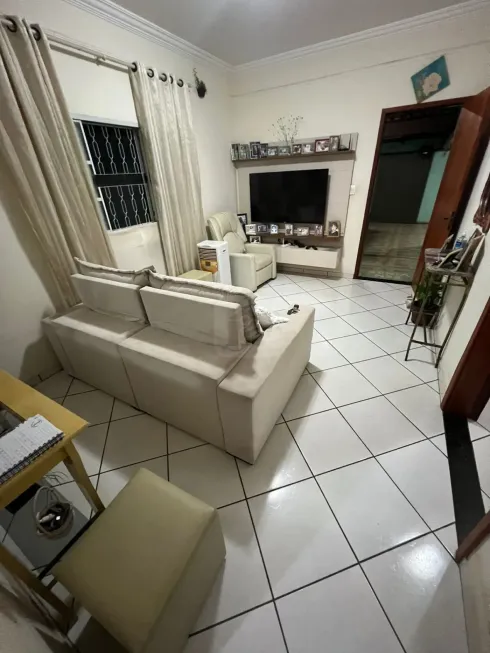 Foto 1 de Casa com 3 Quartos à venda, 170m² em Planalto, Uberlândia