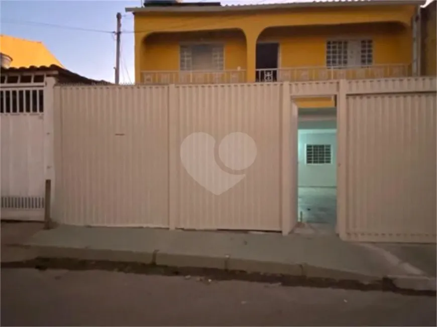 Foto 1 de Casa com 4 Quartos à venda, 200m² em Samambaia, Brasília