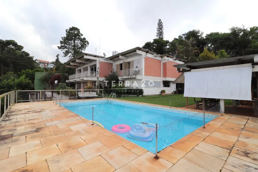 Foto 1 de Casa com 4 Quartos à venda, 448m² em Golfe, Teresópolis