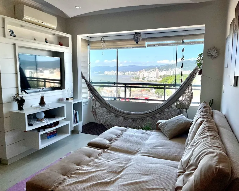 Foto 1 de Apartamento com 2 Quartos à venda, 69m² em Estreito, Florianópolis