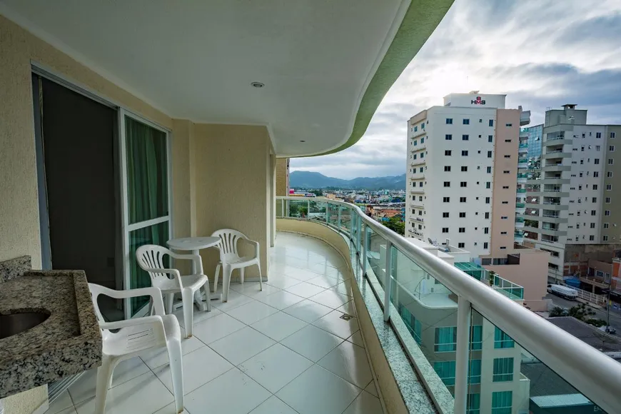 Foto 1 de Apartamento com 3 Quartos para alugar, 125m² em Meia Praia, Itapema