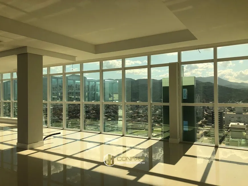 Foto 1 de Apartamento com 5 Quartos à venda, 417m² em Meia Praia, Itapema