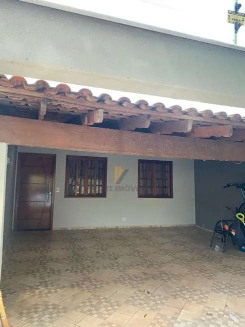 Foto 1 de Casa com 3 Quartos à venda, 180m² em Columbia, Londrina