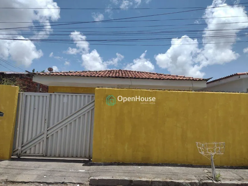 Foto 1 de Casa com 3 Quartos à venda, 98m² em Parque de Exposições, Parnamirim