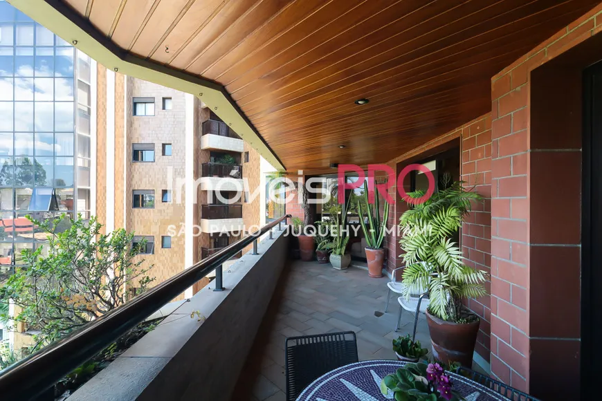 Foto 1 de Apartamento com 4 Quartos à venda, 240m² em Panamby, São Paulo
