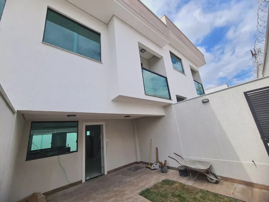 Foto 1 de Casa com 3 Quartos à venda, 90m² em Jardim Leblon, Belo Horizonte