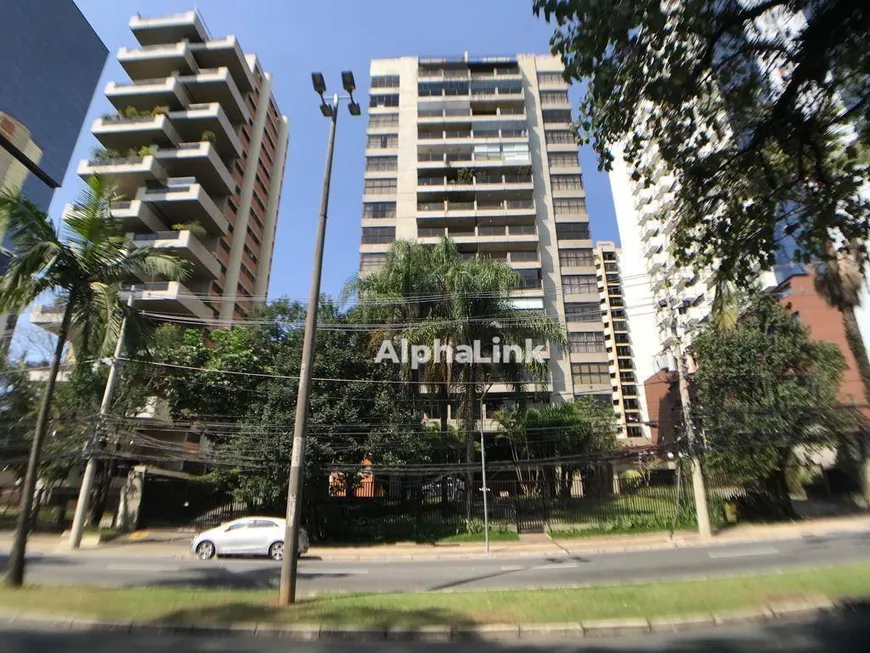 Foto 1 de Apartamento com 3 Quartos para venda ou aluguel, 168m² em Alphaville, Barueri