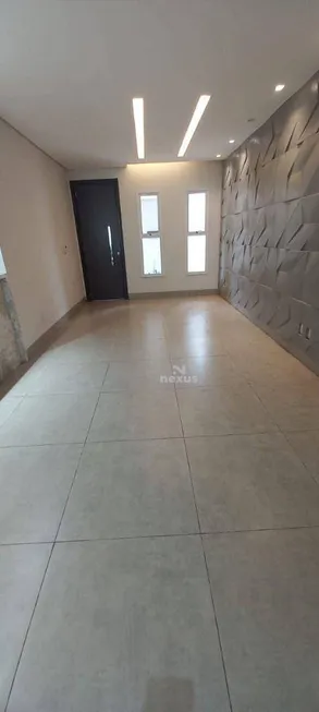 Foto 1 de Casa com 3 Quartos à venda, 215m² em Alto Umuarama, Uberlândia