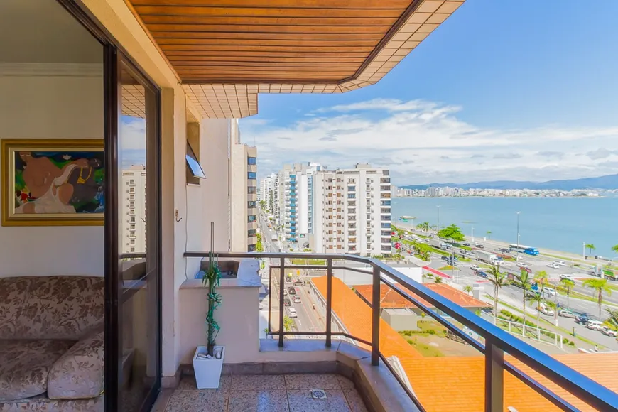 Foto 1 de Apartamento com 4 Quartos à venda, 140m² em Beira Mar, Florianópolis