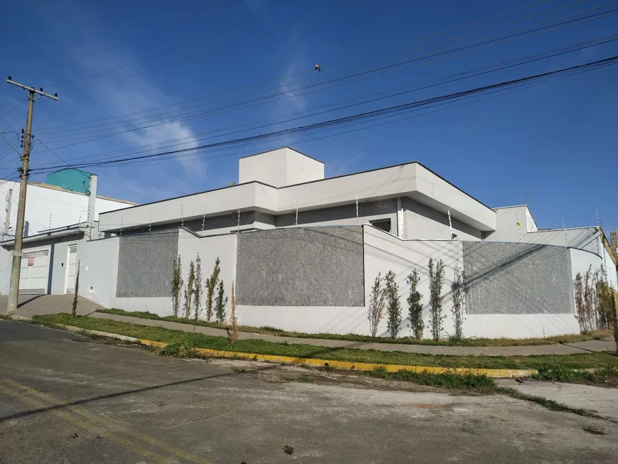 Foto 1 de Casa com 3 Quartos à venda, 187m² em Loteamento Santa Maria, Rio das Pedras