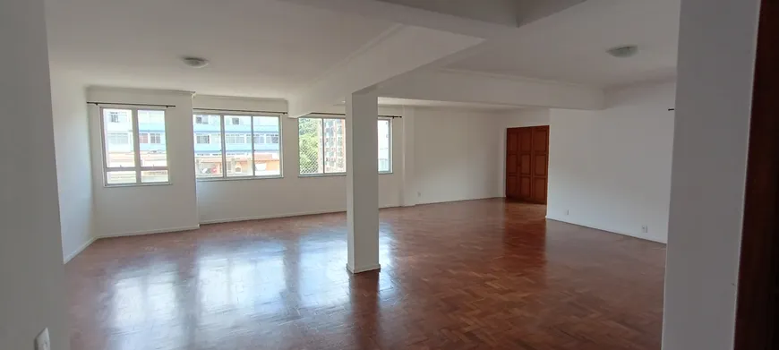 Foto 1 de Apartamento com 4 Quartos à venda, 280m² em Centro, Petrópolis