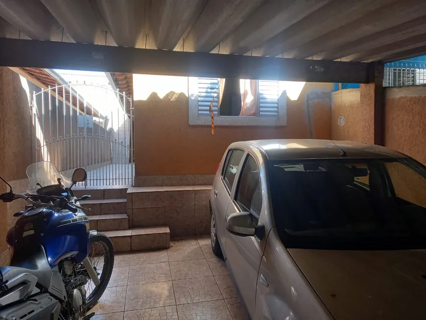 Foto 1 de Casa com 3 Quartos à venda, 140m² em Vila Janete, Carapicuíba