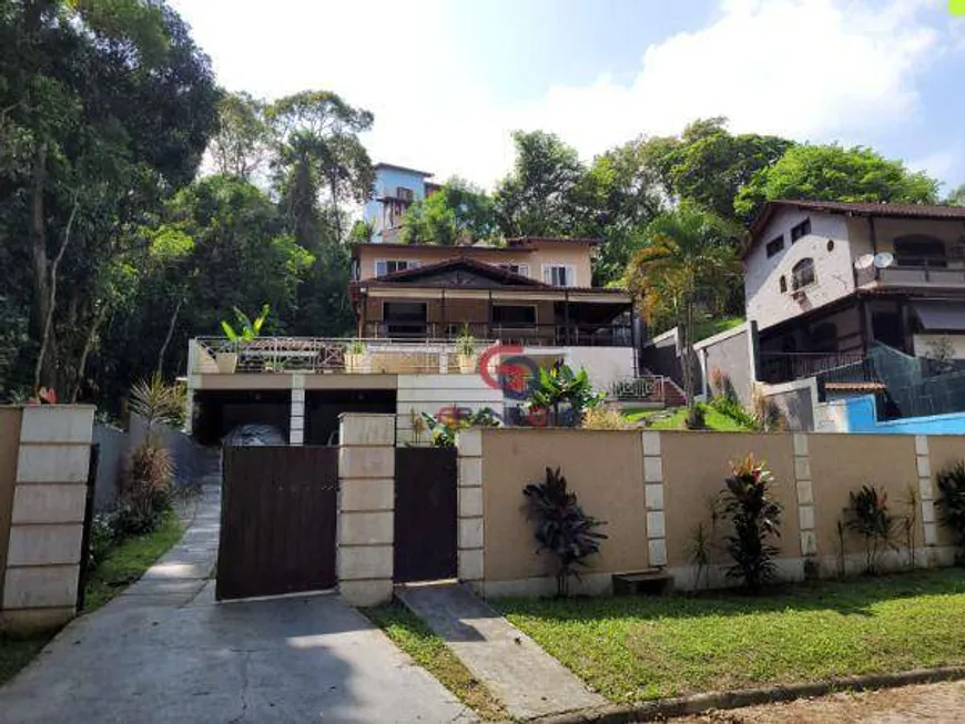 Foto 1 de Casa de Condomínio com 3 Quartos à venda, 360m² em Maria Paula, Niterói