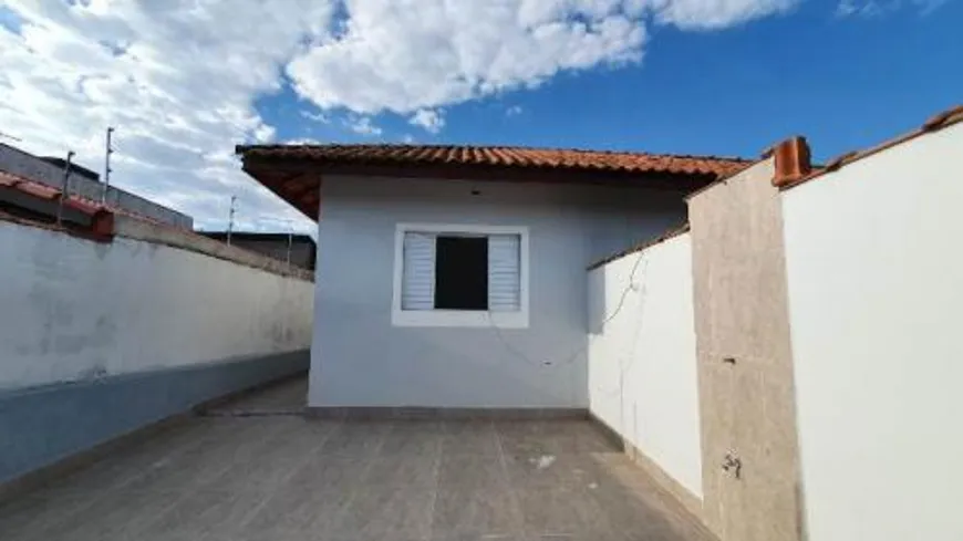 Foto 1 de Casa com 2 Quartos à venda, 60m² em Cidade Santa Julia, Itanhaém