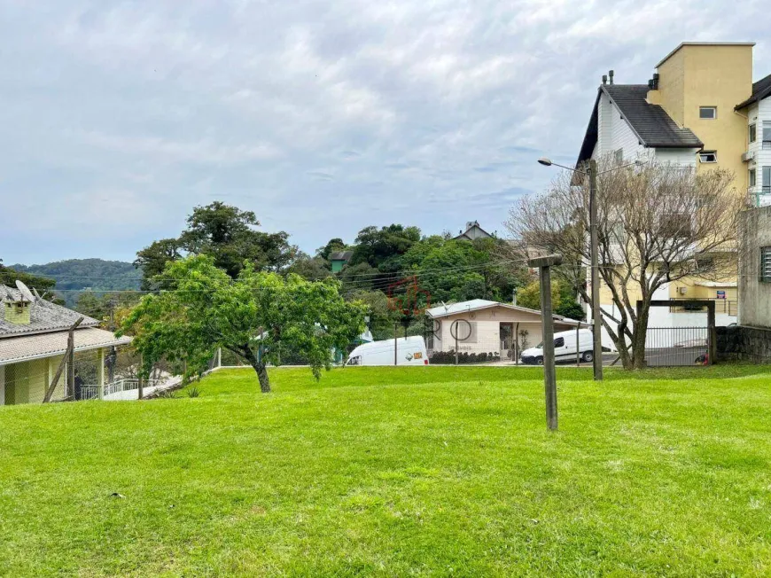 Foto 1 de Lote/Terreno à venda, 275m² em Floresta, Gramado