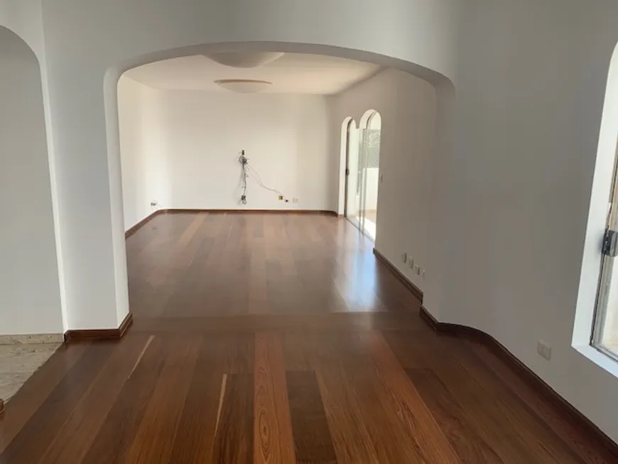 Foto 1 de Apartamento com 4 Quartos à venda, 220m² em Jardins, São Paulo