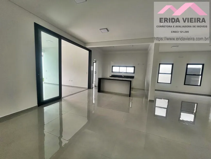 Foto 1 de Casa de Condomínio com 3 Quartos à venda, 219m² em Condomínio Residencial Real Ville, Pindamonhangaba