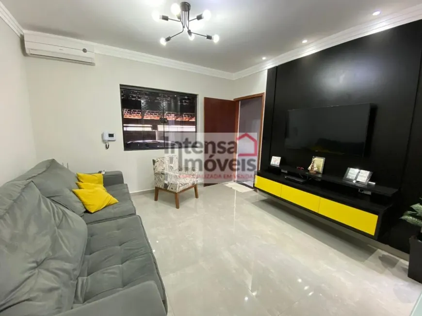 Foto 1 de Casa com 2 Quartos à venda, 90m² em Jardim Continental II, Taubaté