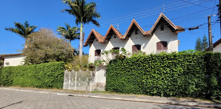 Foto 1 de Sobrado com 4 Quartos à venda, 220m² em Jardim Siesta, Jacareí