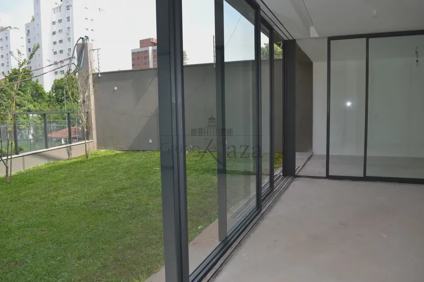 Foto 1 de Casa de Condomínio com 4 Quartos à venda, 548m² em Real Parque, São Paulo