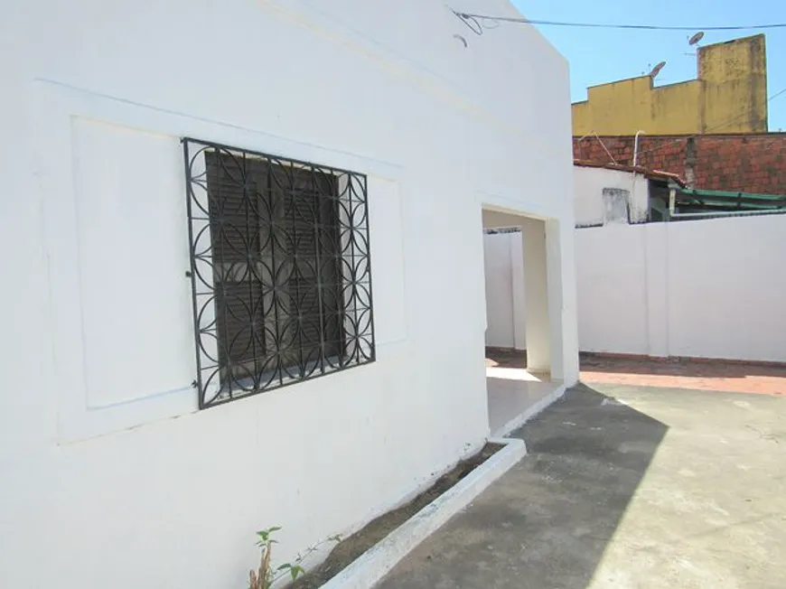 Foto 1 de Casa com 3 Quartos para alugar, 100m² em Bom Sucesso, Fortaleza