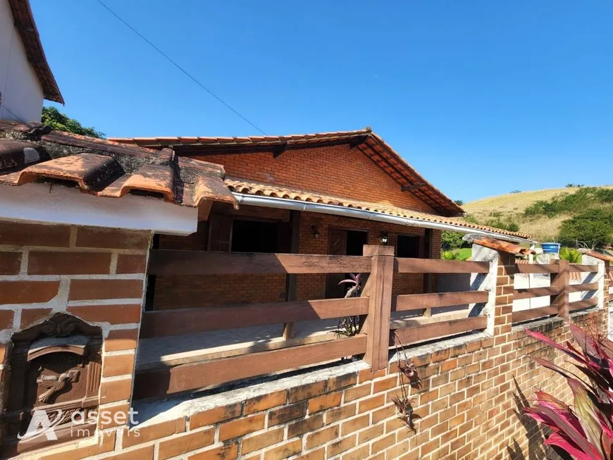 Foto 1 de Casa de Condomínio com 4 Quartos à venda, 200m² em Rio do Ouro, São Gonçalo