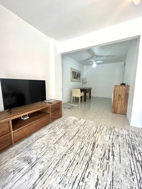 Foto 1 de Apartamento com 2 Quartos para alugar, 90m² em Meia Praia, Itapema