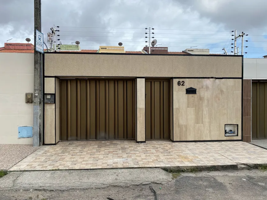 Foto 1 de Casa com 4 Quartos à venda, 147m² em Itaperi, Fortaleza