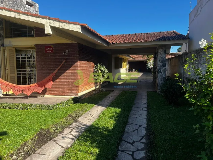 Foto 1 de Casa com 3 Quartos à venda, 261m² em Laranjal, Pelotas
