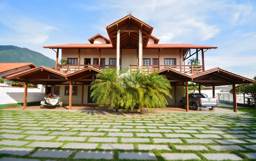 Foto 1 de Casa com 4 Quartos à venda, 540m² em Praia de Fora, Palhoça