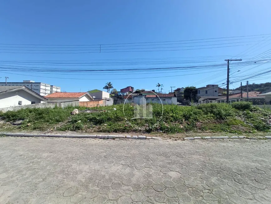 Foto 1 de Lote/Terreno à venda, 300m² em Areias, São José