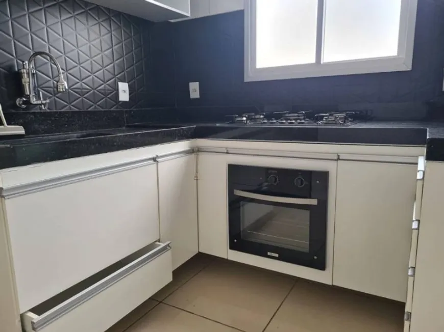 Foto 1 de Apartamento com 2 Quartos à venda, 77m² em Heliópolis, Belo Horizonte