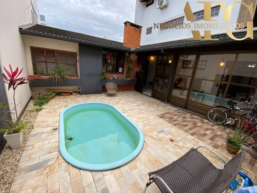 Foto 1 de Casa com 5 Quartos à venda, 215m² em Balneário, Florianópolis