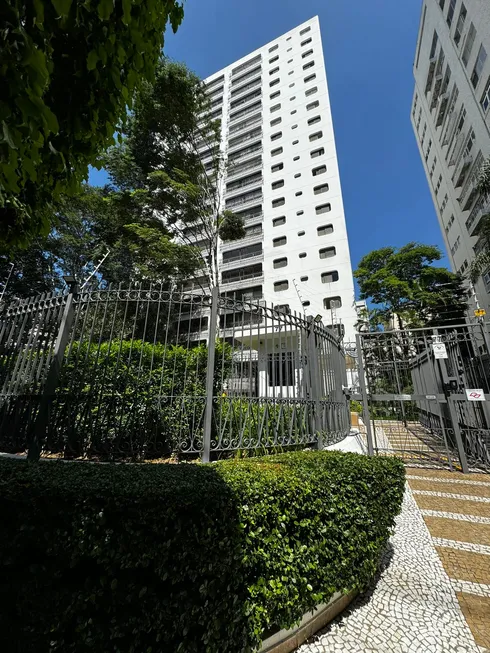 Foto 1 de Apartamento com 3 Quartos para alugar, 140m² em Jardins, São Paulo