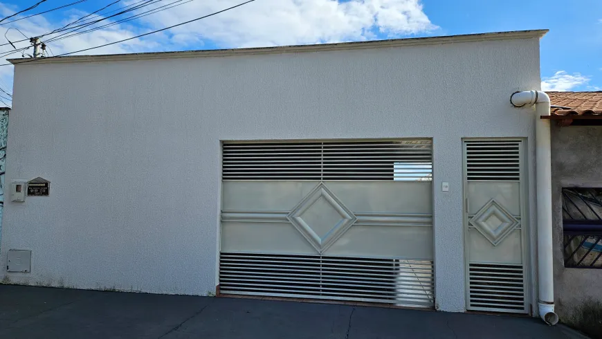 Foto 1 de Casa com 3 Quartos à venda, 130m² em Conjunto Vera Cruz, Goiânia